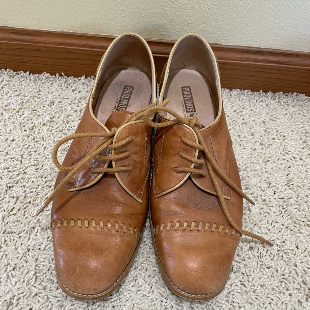 Pikolinos brown leather shoes made in Spain. So soft and beautifully crafted